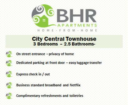 Centre Townhouse-3 Bedrooms & Parking - Excellent Location Holiday home *