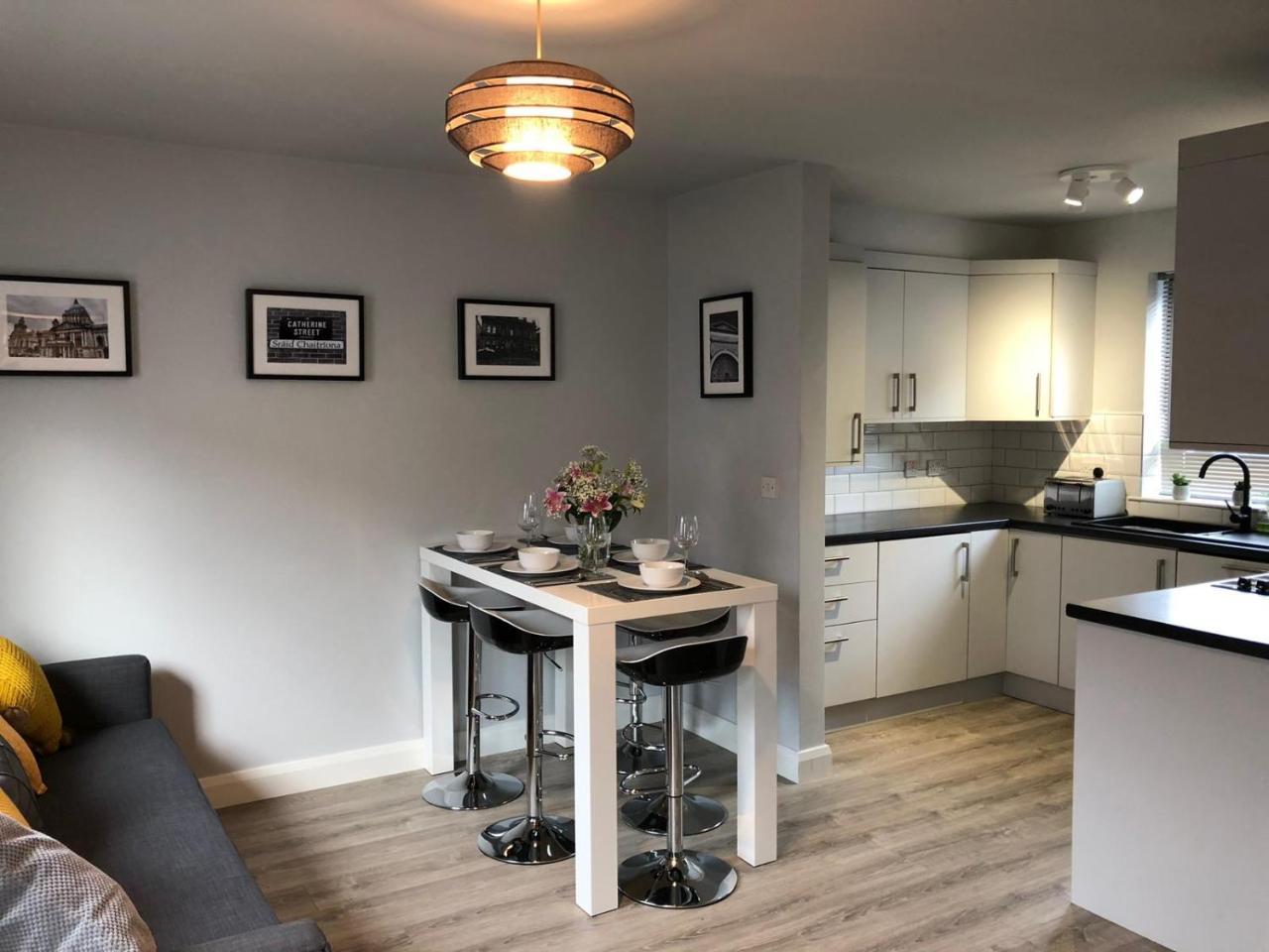 Centre Townhouse-3 Bedrooms & Parking - Excellent Location Hébergement de vacances