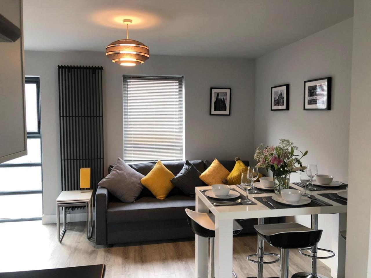 Centre Townhouse-3 Bedrooms & Parking - Excellent Location Hébergement de vacances
